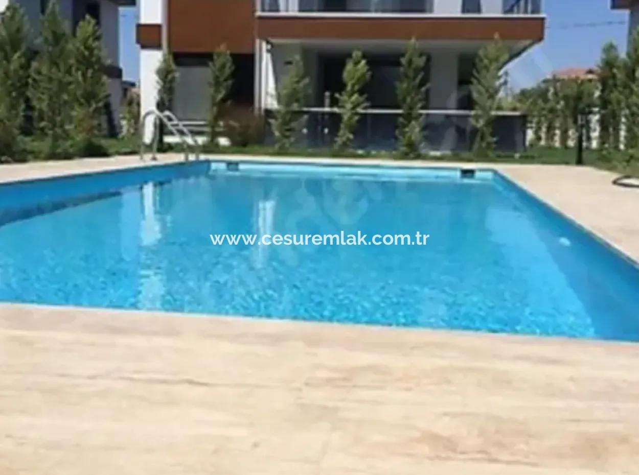 Karaçalıda Pool 4 1 Villa Zum Verkauf Mit Kamin Ref.code:6490