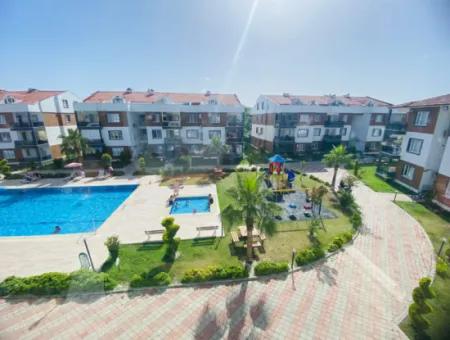 2 1 Flat For Sale In Altintas Mevkýi Pool Site Refcode:5549