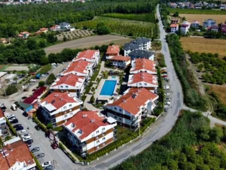 2 1 Flat For Sale In Altintas Mevkýi Pool Site Refcode:5549