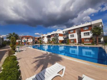 2 1 Flat For Sale In Altintas Mevkýi Pool Site Refcode:5549