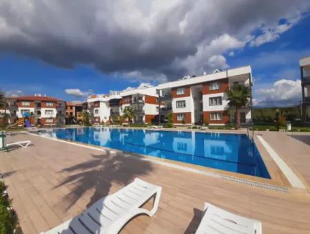 2 1 Flat For Sale In Altintas Mevkýi Pool Site Refcode:5549