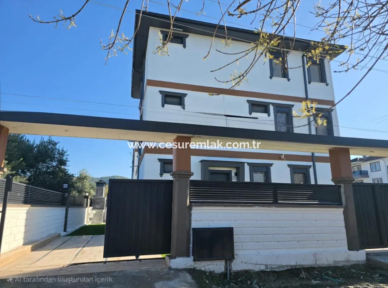 Pazarlıksız Son Fiyatla  Satılık 4+2 205M2 Havuzlu Triplex Villa