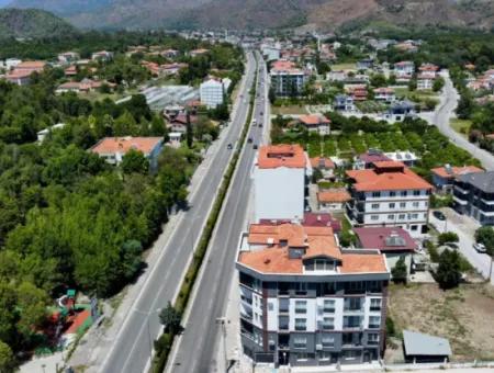 Gazi Bulvarında  40M2 Cadde Üzeri Köşe Dükkan