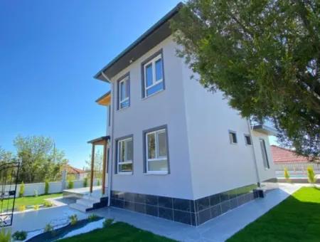 Cesur Emlak'tan Kiralık Eşyalı 3+1 Müstakil Villa