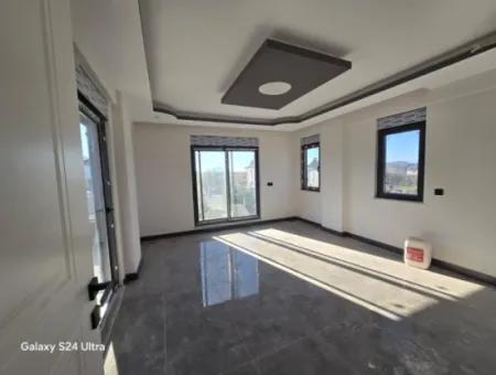 Cesur Emlak'tan Satılık 4+2 205M2 Havuzlu Triplex Villa