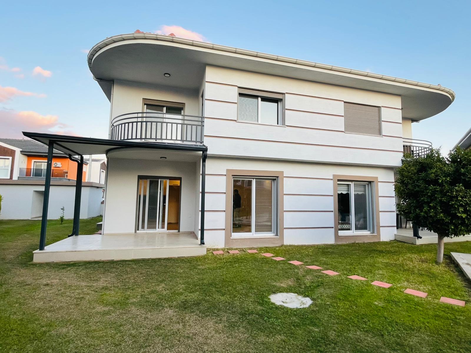 Dalaman Karaçalı'da Havuzlu Sitede Satılık 3+1 Villa REF.KODU:7116