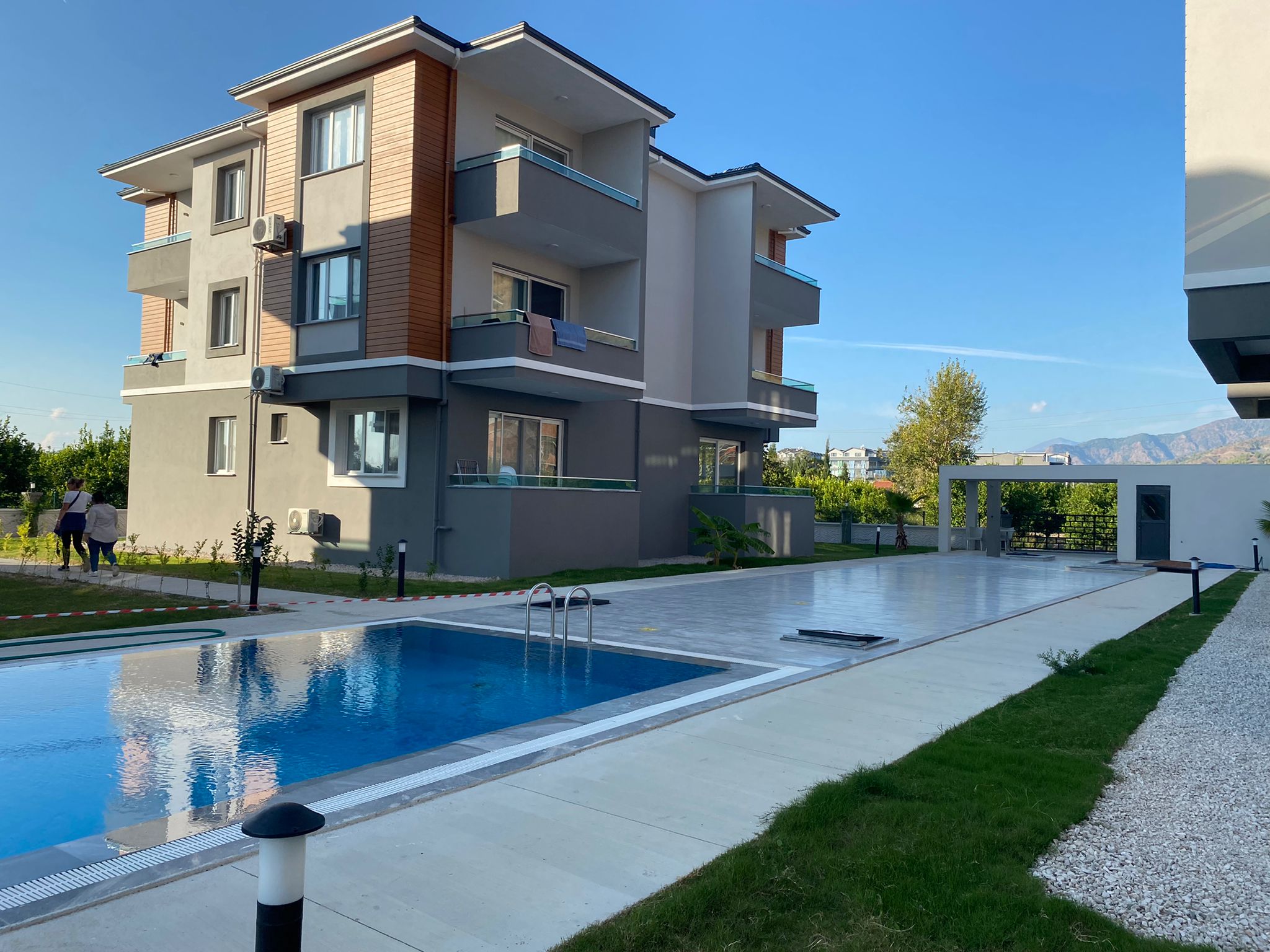 Altıntas'ta Havuzlu Sitede 1+1 Satılık Daire Ref.Kodu:6363