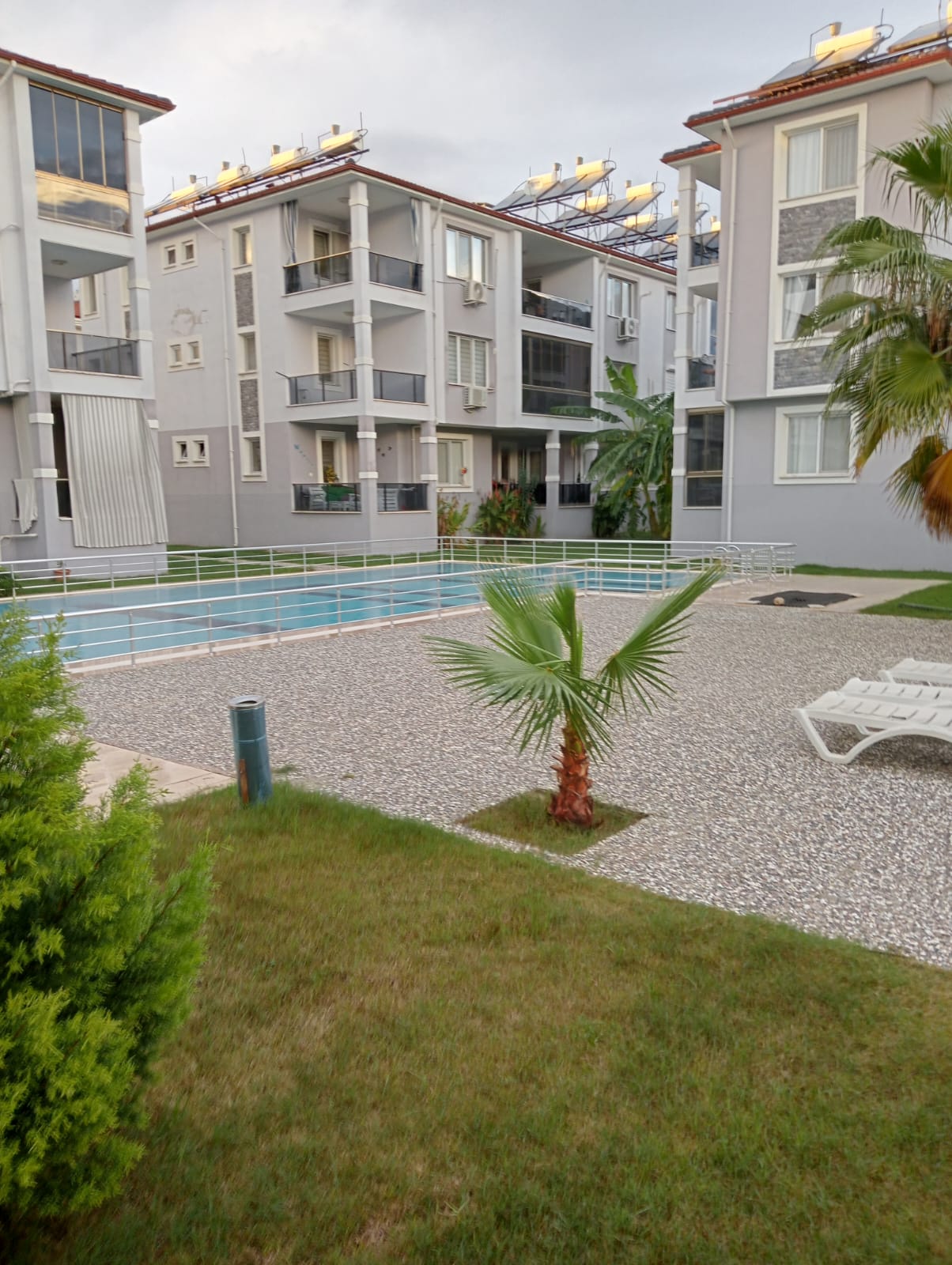 Cesur Emlak'tan Havuzlu Site de Satılık Eşyalı 1+1 65m2 Daire