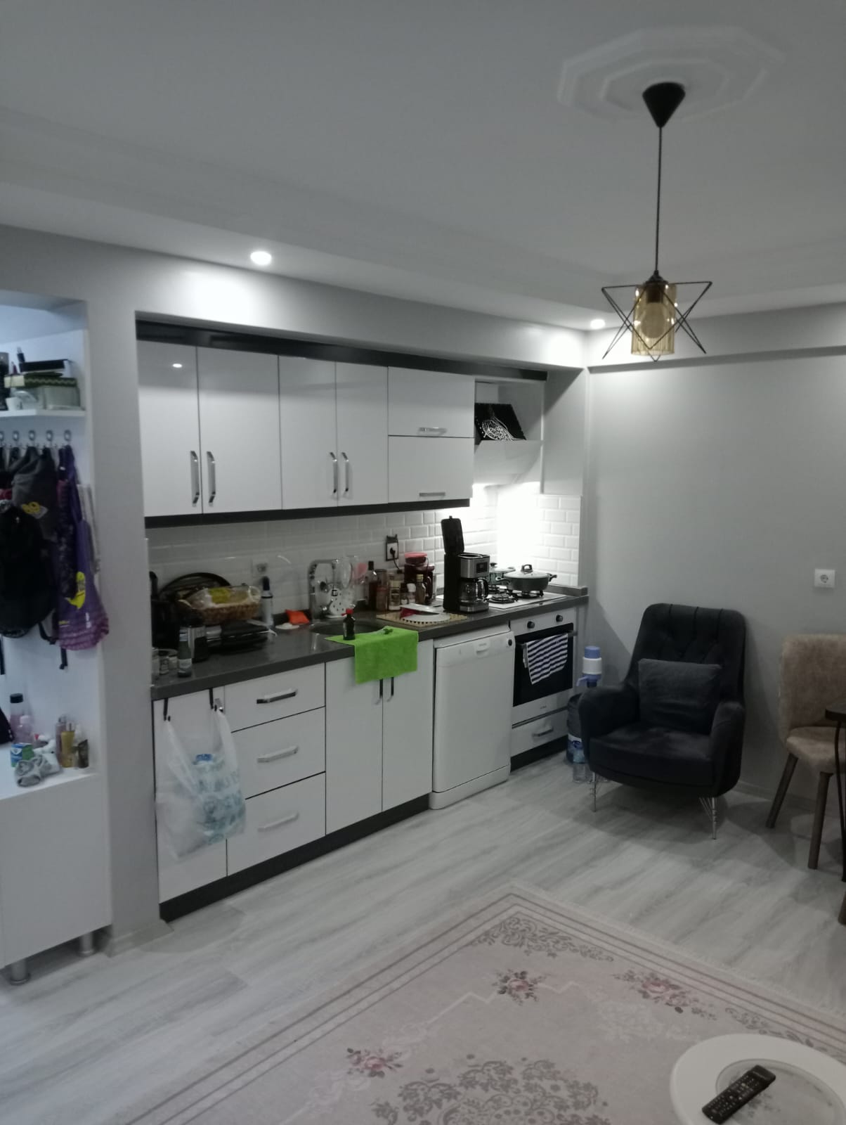 Cesur Emlak'tan Havuzlu Site de Satılık Eşyalı 1+1 65m2 Daire
