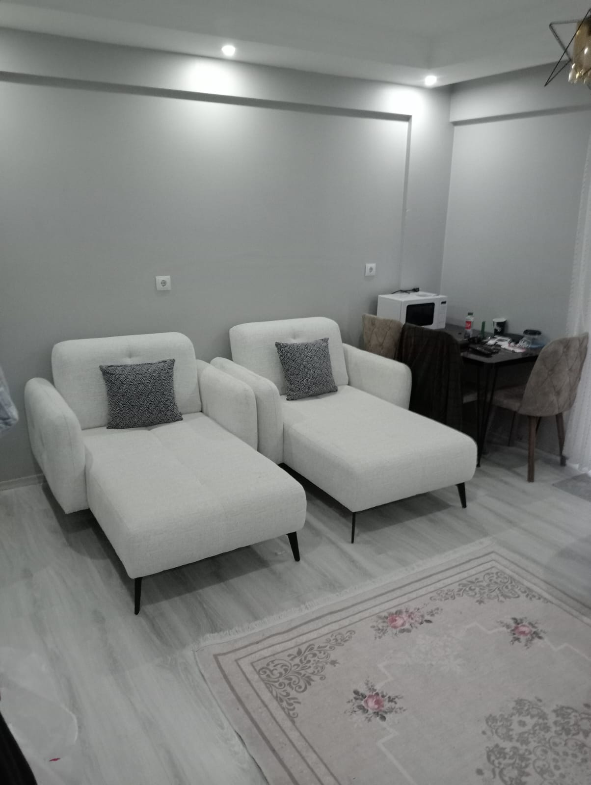 Cesur Emlak'tan Havuzlu Site de Satılık Eşyalı 1+1 65m2 Daire
