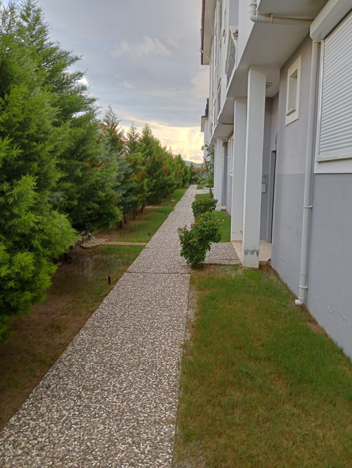 Cesur Emlak'tan Havuzlu Site de Satılık Eşyalı 1+1 65m2 Daire