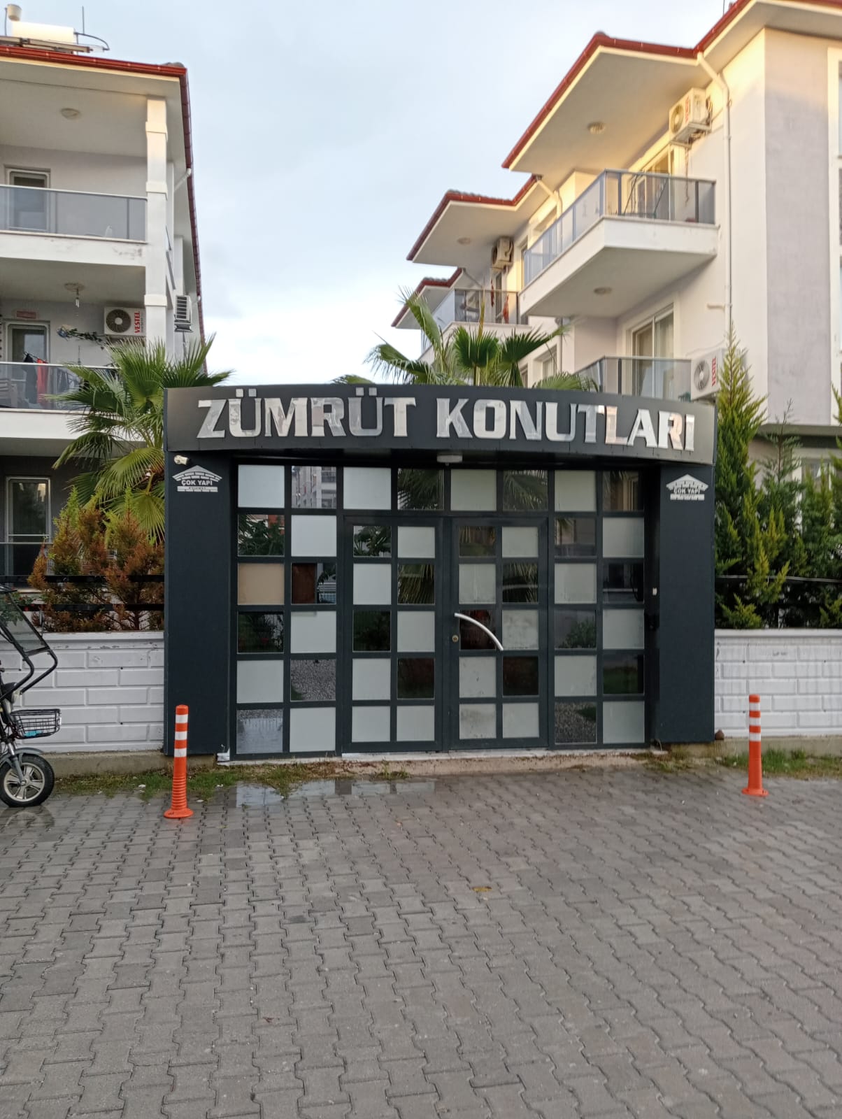 Cesur Emlak'tan Havuzlu Site de Satılık Eşyalı 1+1 65m2 Daire