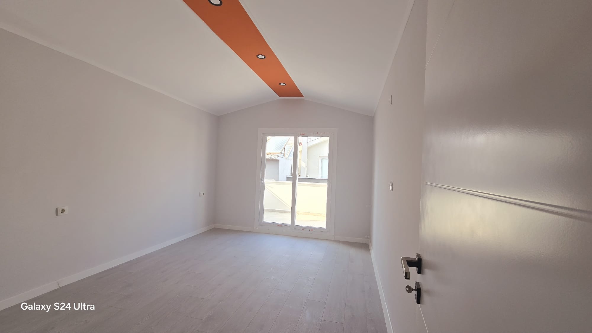 Cesur Emlak'tan Merkez de Asansörlü 3+1 Çatı Dublex Daire