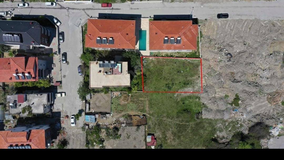 Cesur Emlak'tan Satılık Önü Yeşil Alanlı Doğu Cepheli 351m2 Arsa