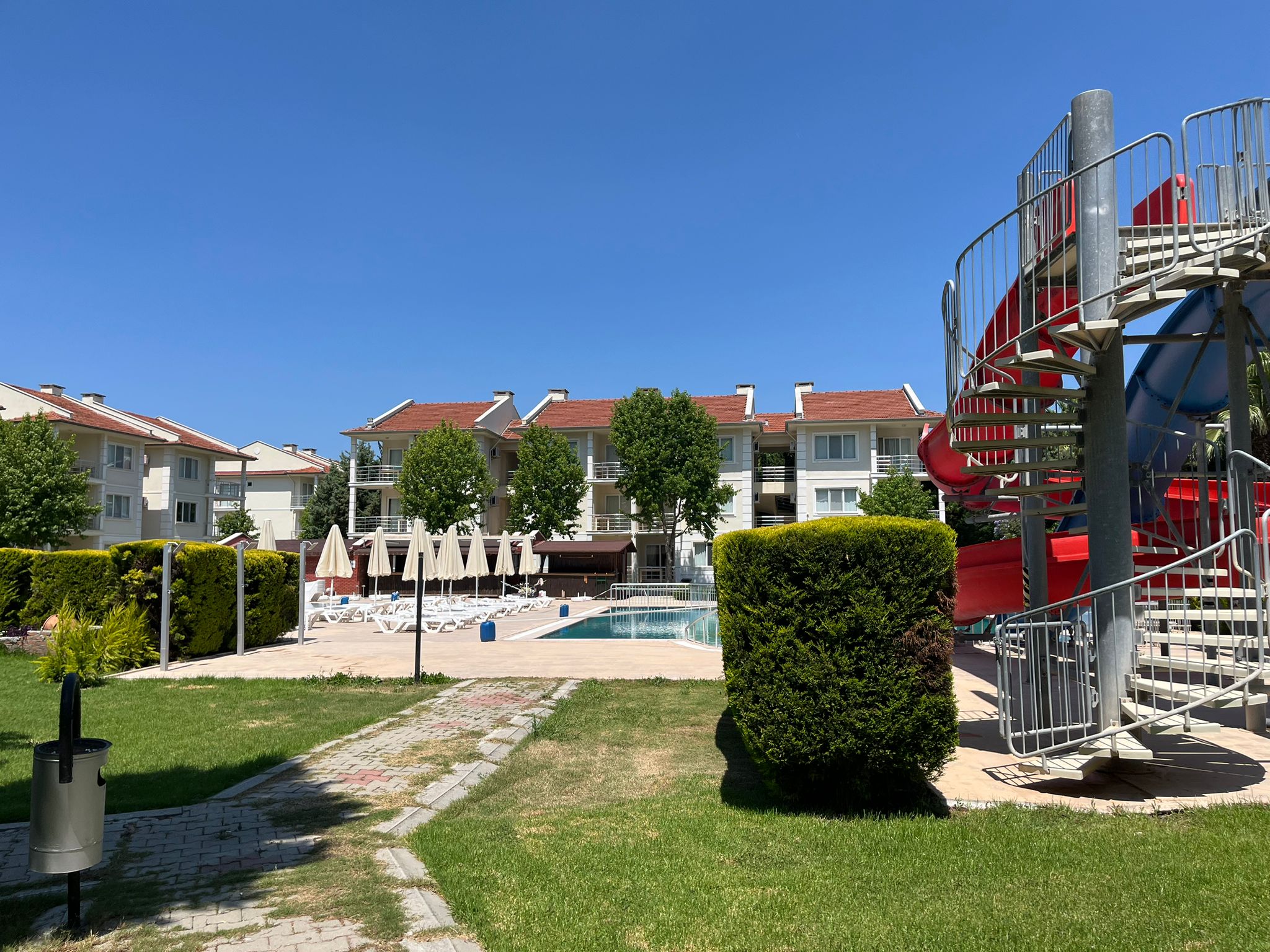 Büyük Havuzlu Sitede Satılık 2+1 Daire Ref.Kodu:7235