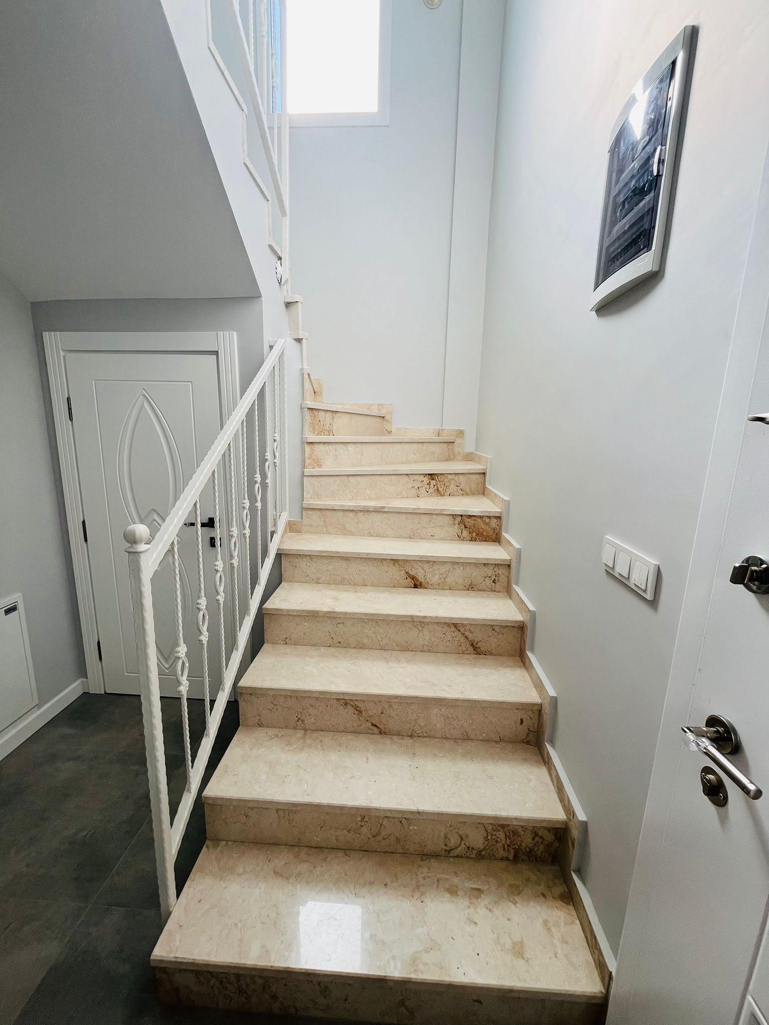 400 m² Arsa İçinde 3+1 Müstakil Villa – Havuzlu, Yeni Yapı, Anahtar Teslim
