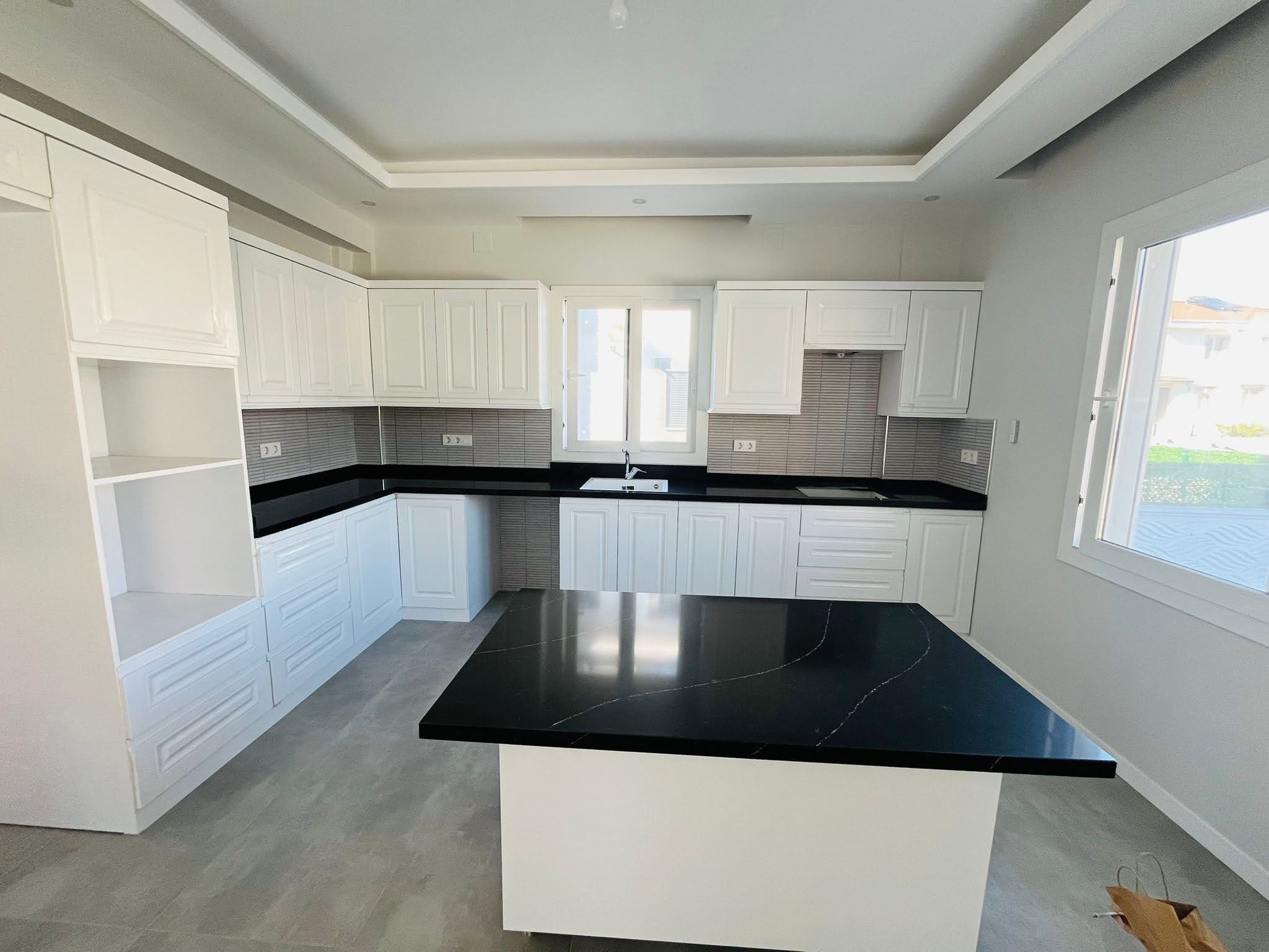 400 m² Arsa İçinde 3+1 Müstakil Villa – Havuzlu, Yeni Yapı, Anahtar Teslim