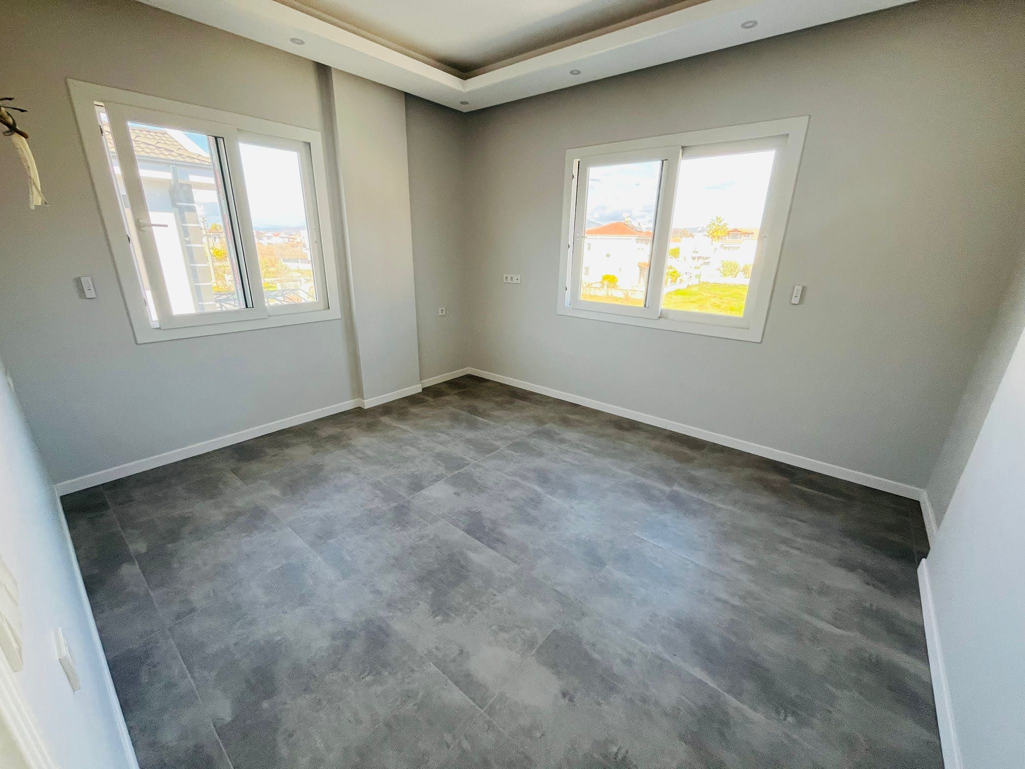 400 m² Arsa İçinde 3+1 Müstakil Villa – Havuzlu, Yeni Yapı, Anahtar Teslim