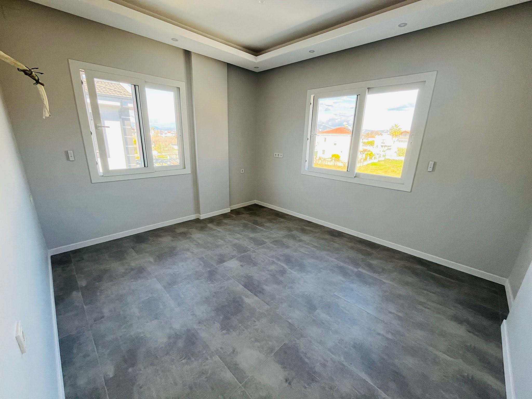 400 m² Arsa İçinde 3+1 Müstakil Villa – Havuzlu, Yeni Yapı, Anahtar Teslim