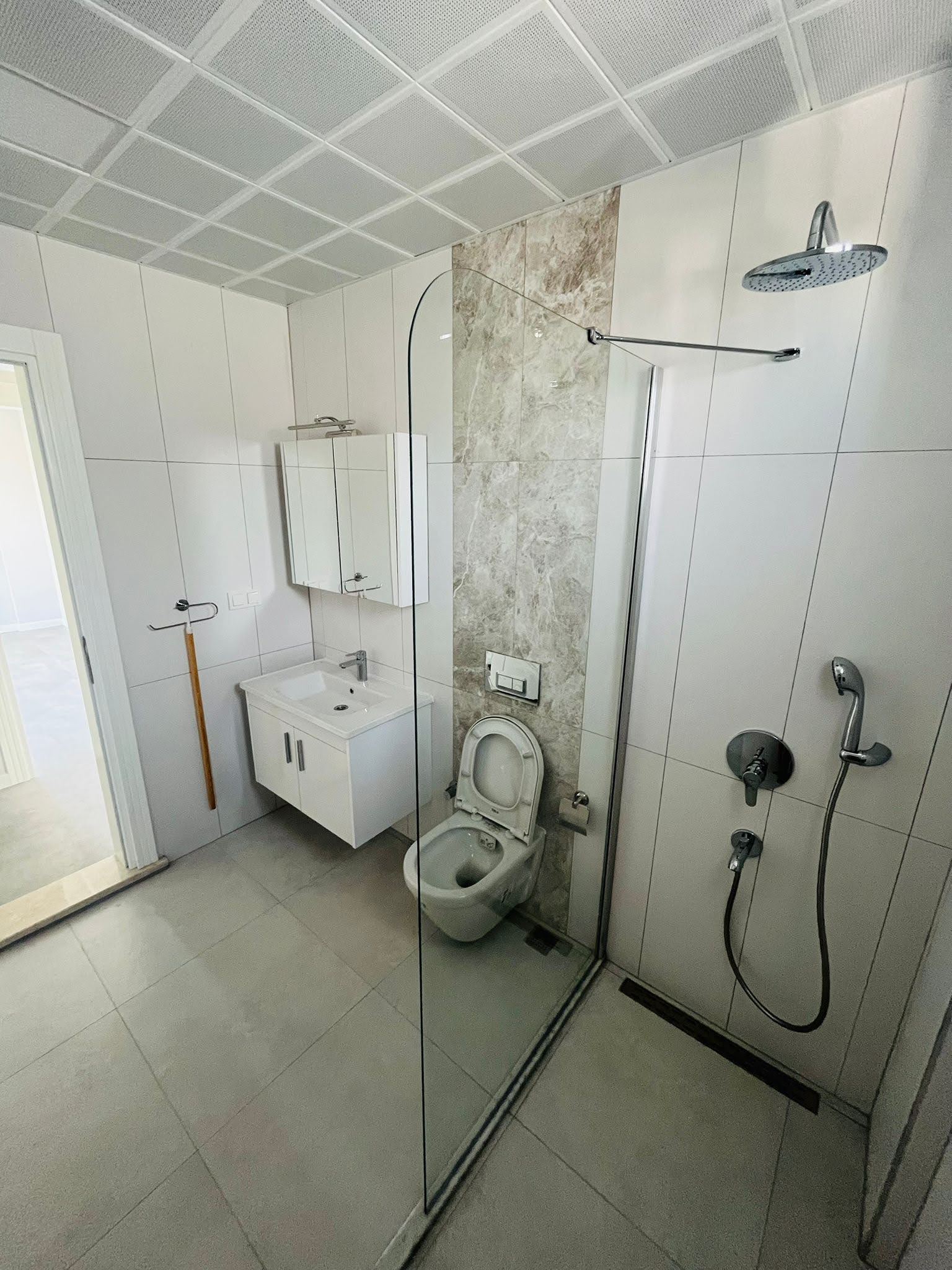 400 m² Arsa İçinde 3+1 Müstakil Villa – Havuzlu, Yeni Yapı, Anahtar Teslim