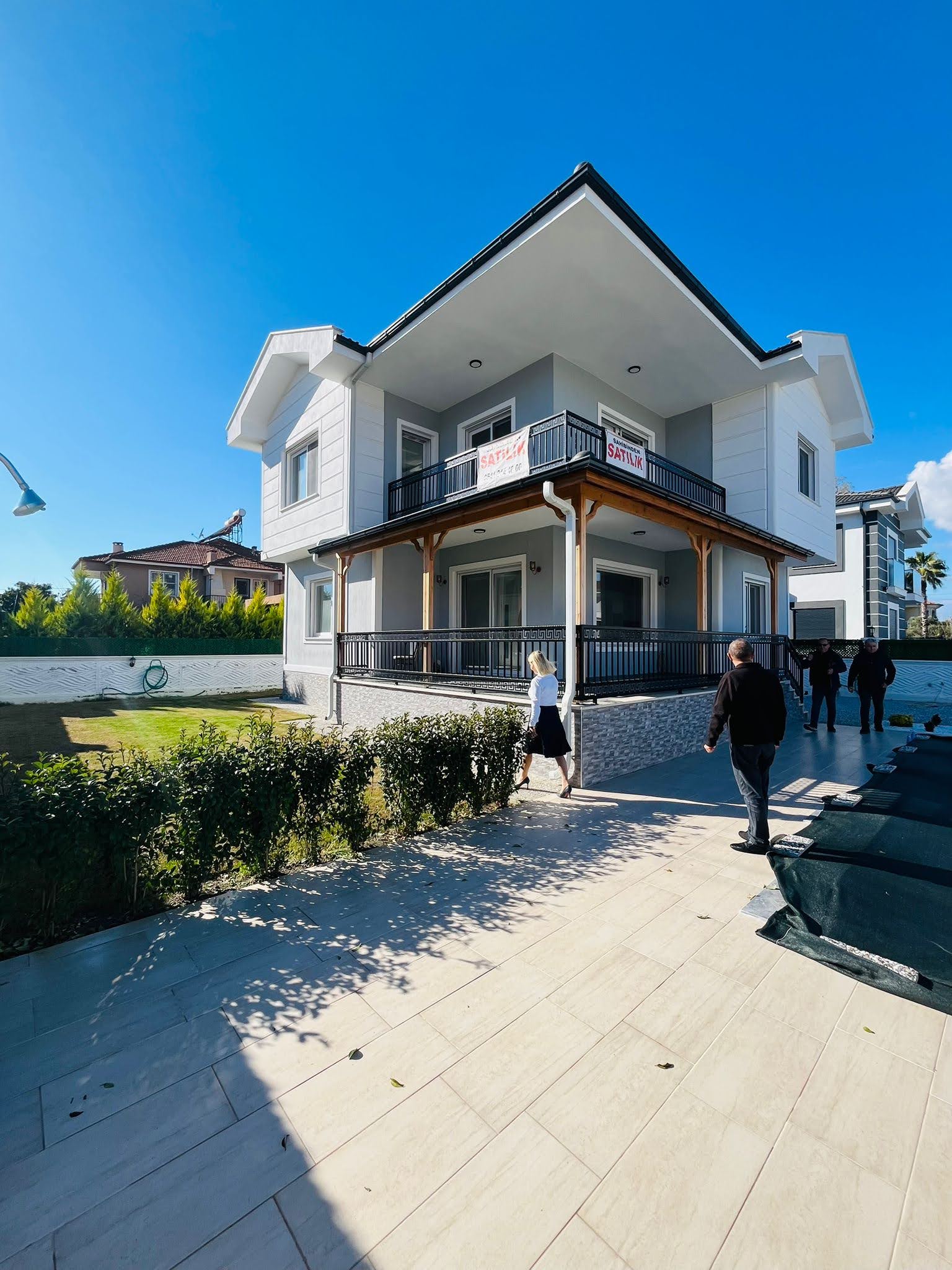 400 m² Arsa İçinde 3+1 Müstakil Villa – Havuzlu, Yeni Yapı, Anahtar Teslim