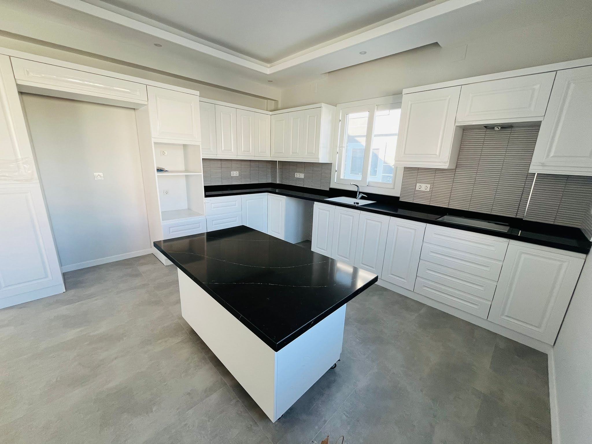400 m² Arsa İçinde 3+1 Müstakil Villa – Havuzlu, Yeni Yapı, Anahtar Teslim