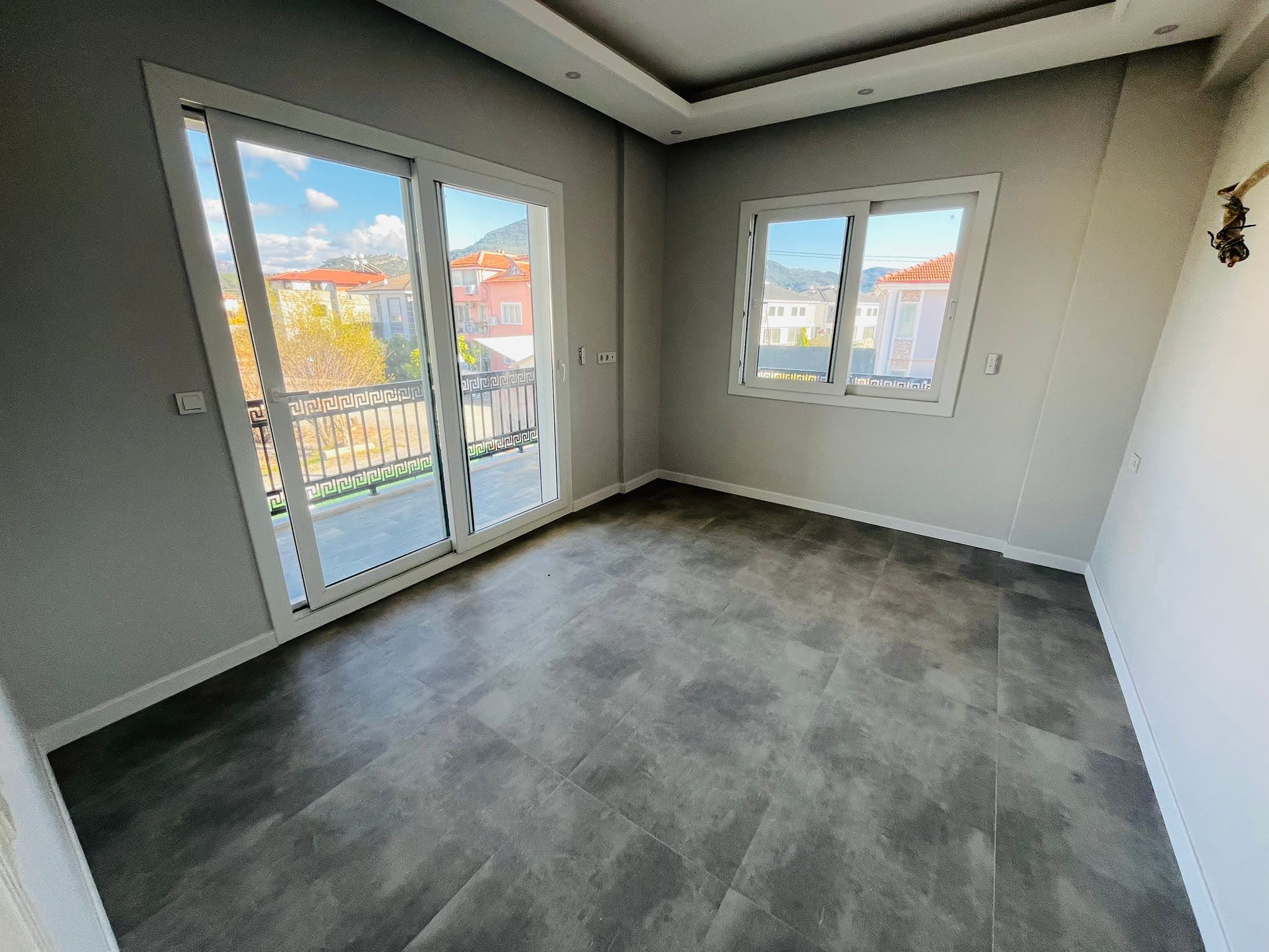 400 m² Arsa İçinde 3+1 Müstakil Villa – Havuzlu, Yeni Yapı, Anahtar Teslim