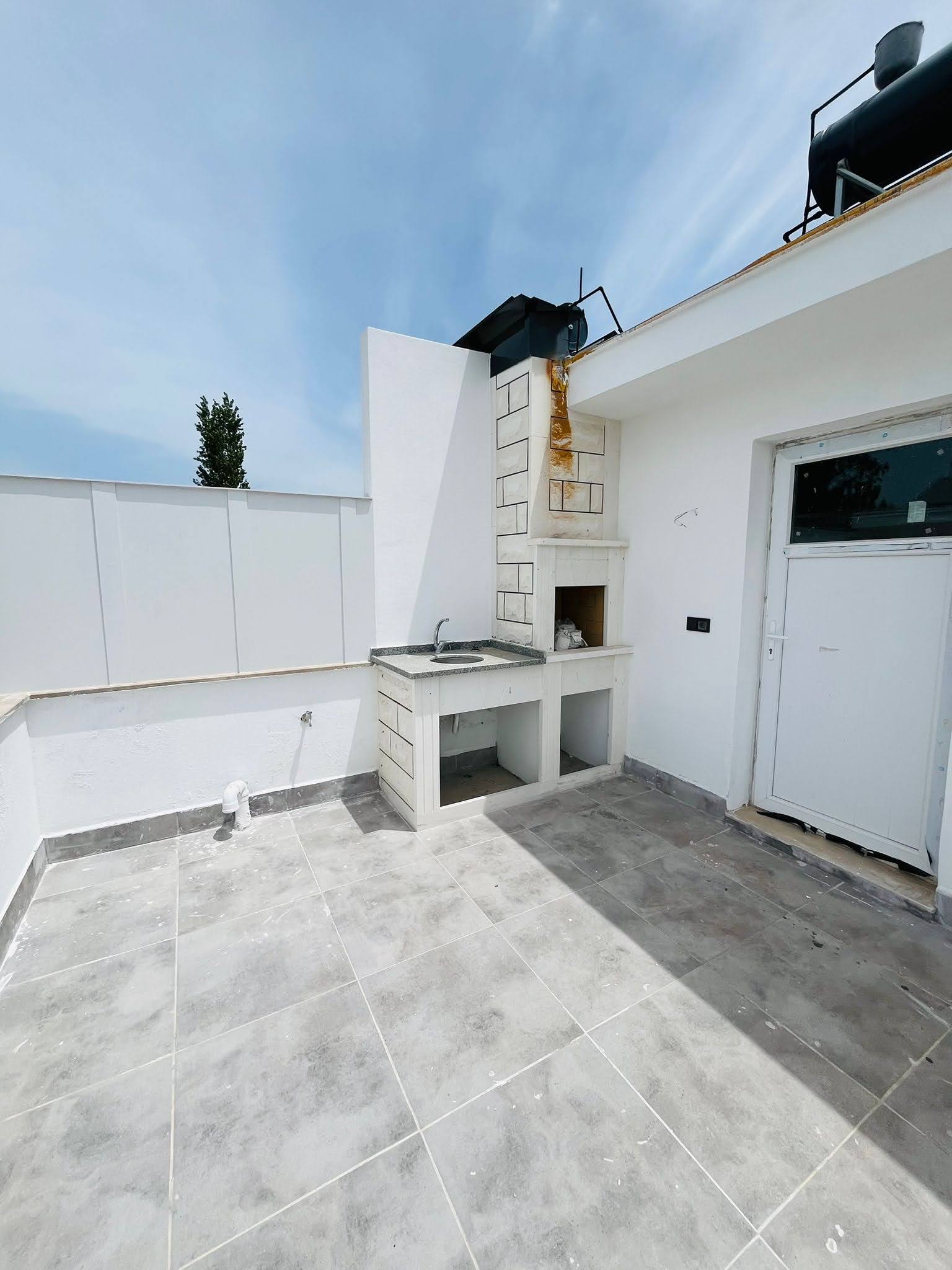 dalaman karaçalıda 3+1havuzlu triplex satılık villa