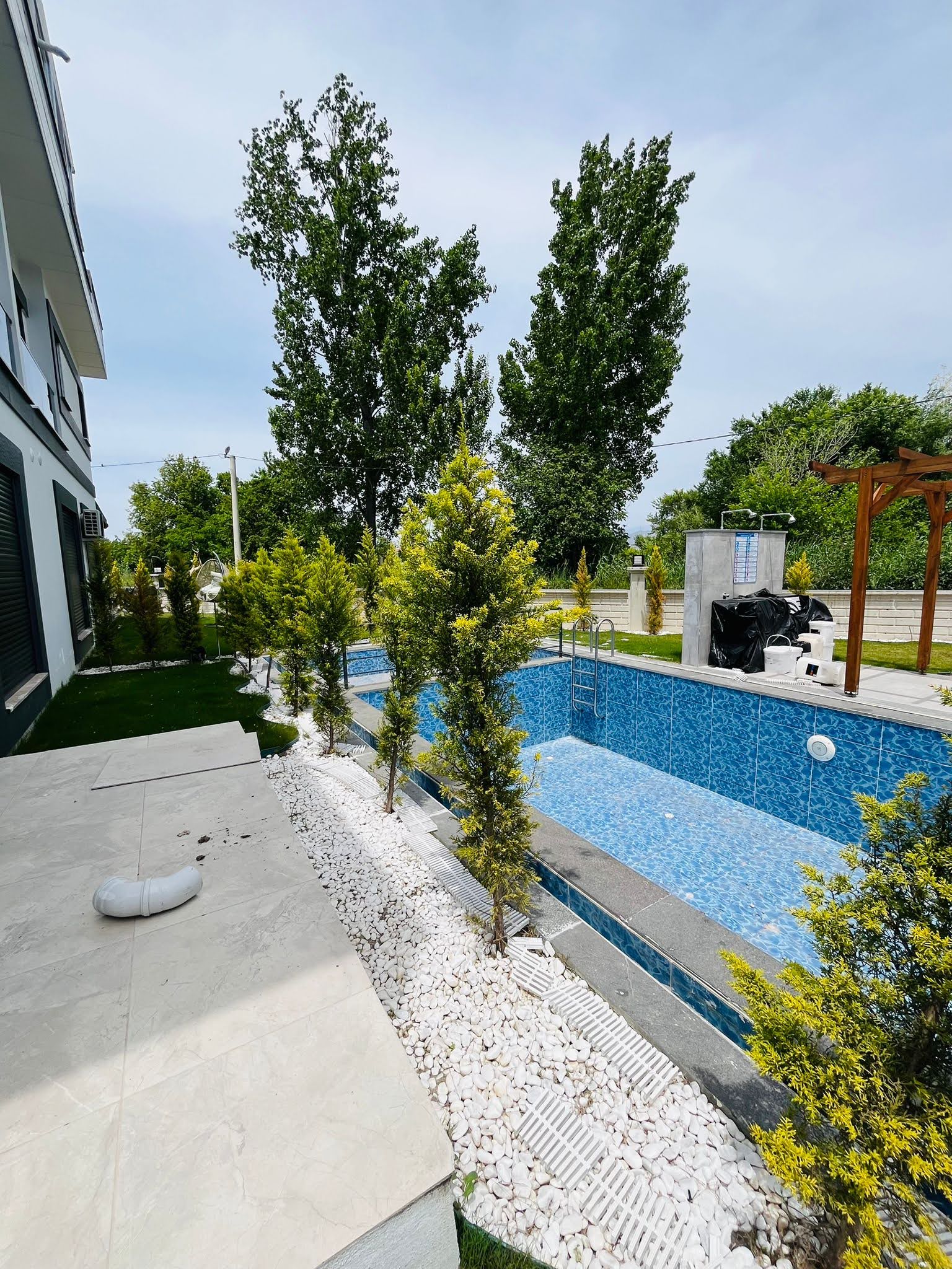 dalaman karaçalıda 3+1havuzlu triplex satılık villa