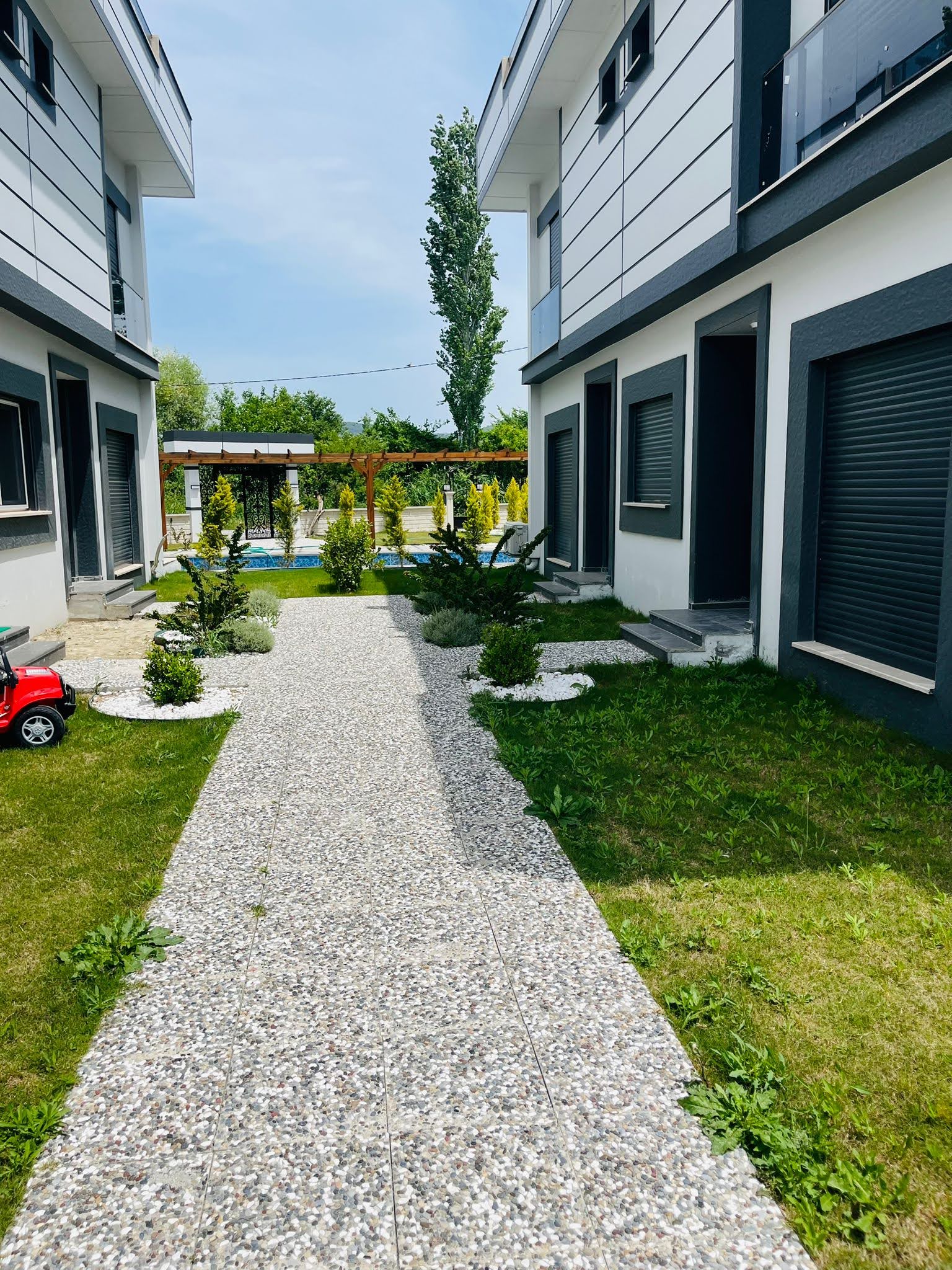 dalaman karaçalıda 3+1havuzlu triplex satılık villa
