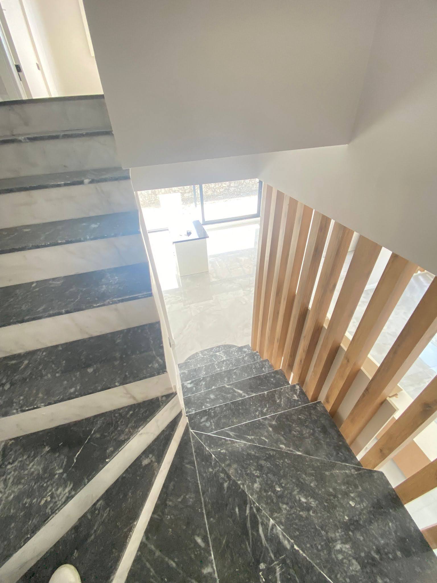 Karaçalı’da Prestijli Sitede Kiralık Villa – 3+1, Bahçeli, Ortak Havuzlu