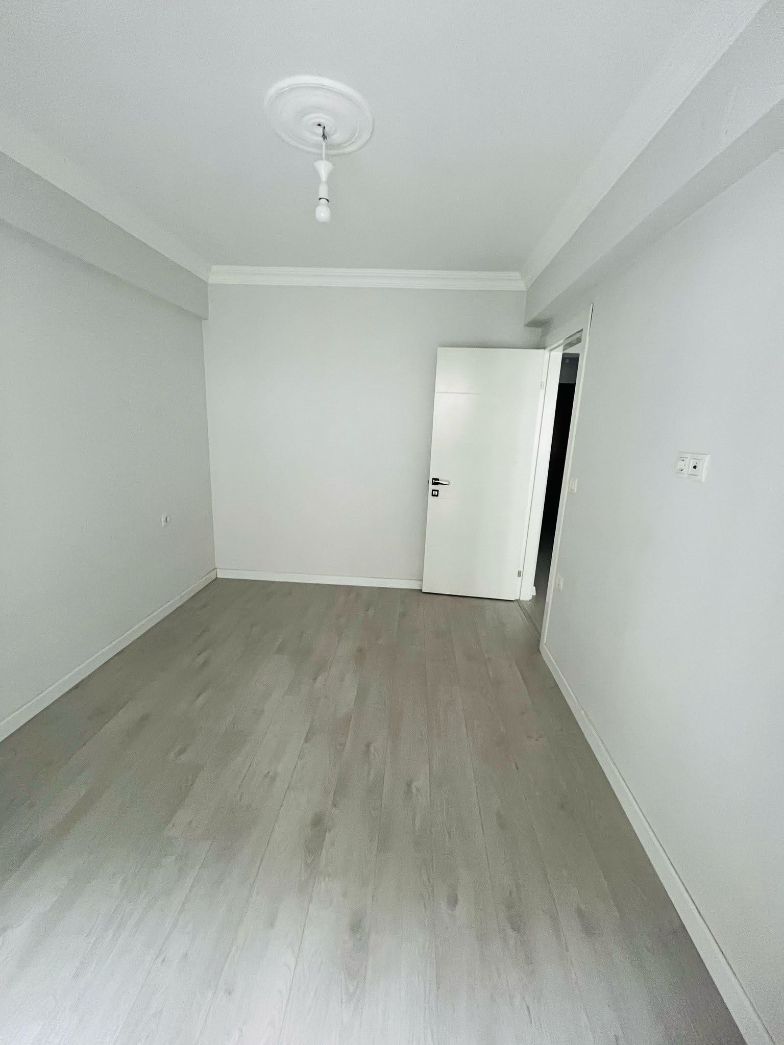 PTT Sokağı'nda 1+1 Kiralık Daire – Yeni Bina – 50 m²