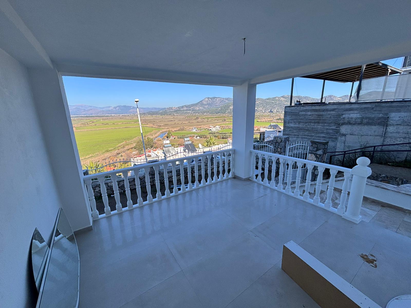 Doğa İle İçİçe 200m2 Satılık Bahçe Elektrik ve Suyu Hazır