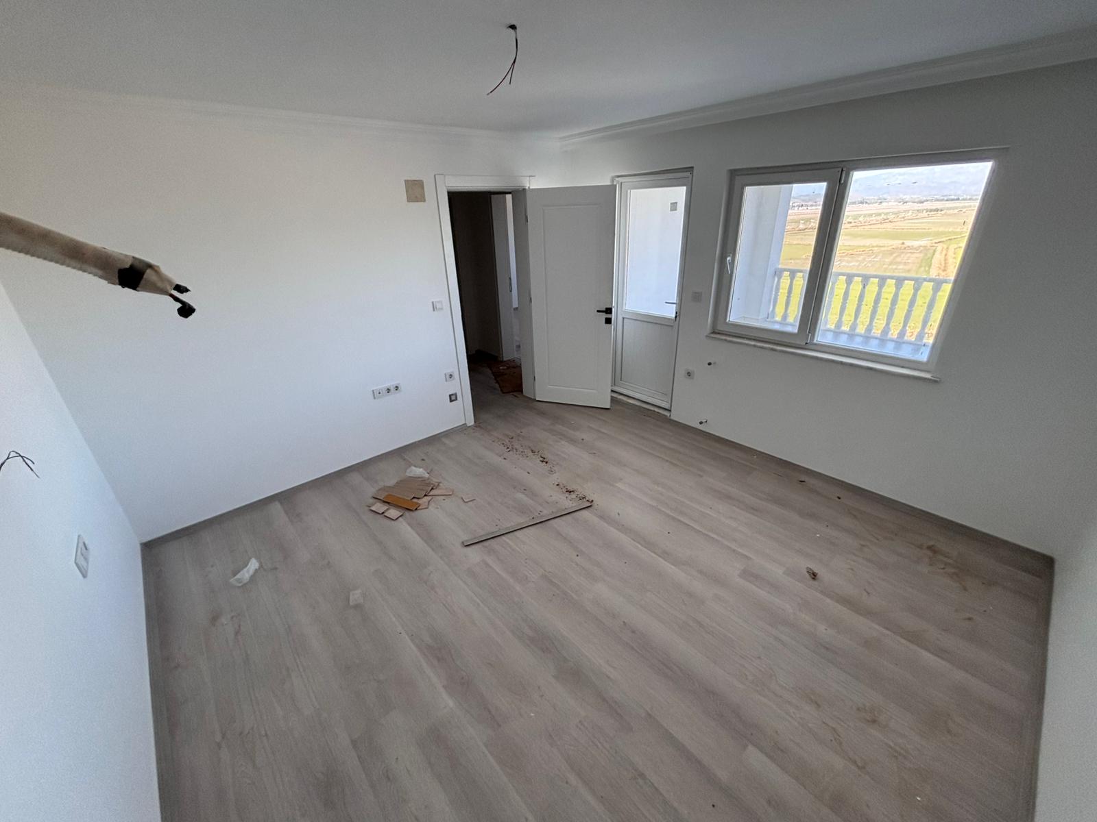 Doğa İle İçİçe 200m2 Satılık Bahçe Elektrik ve Suyu Hazır