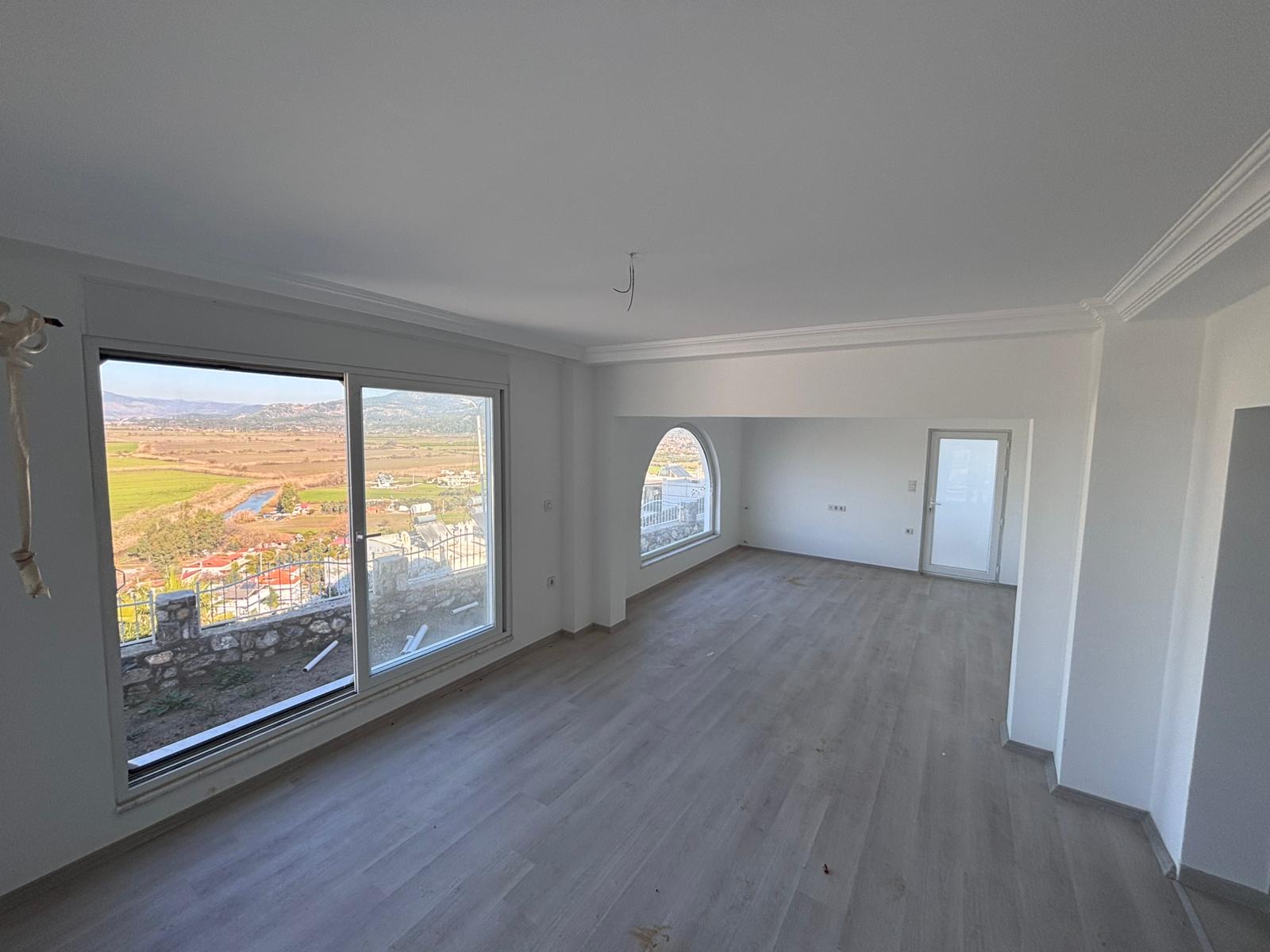 Doğa İle İçİçe 200m2 Satılık Bahçe Elektrik ve Suyu Hazır