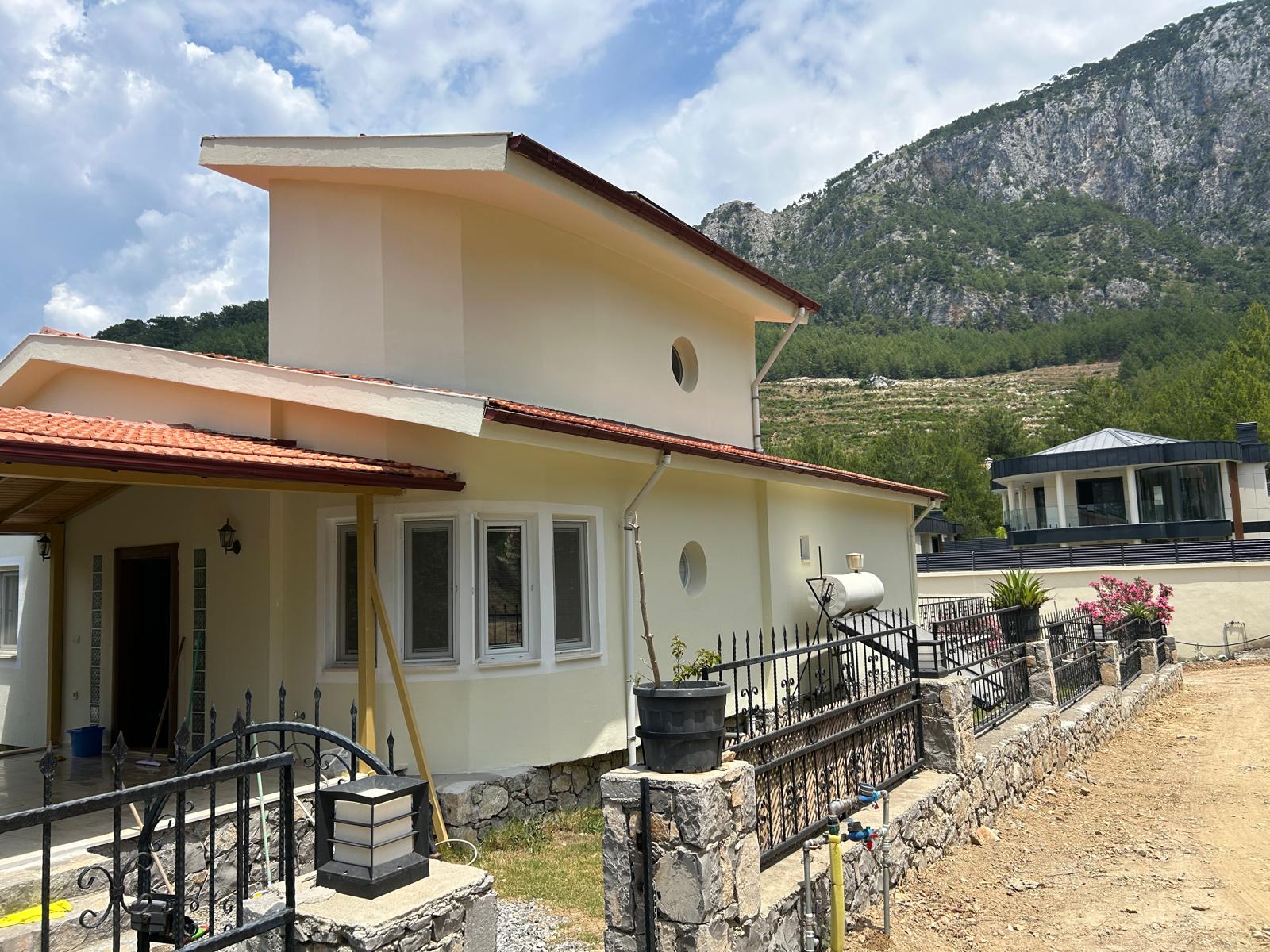 Dalaman Akkaya’da 2 Müstakil Villa – Geniş Arsa, Yatırımlık Fırsat!