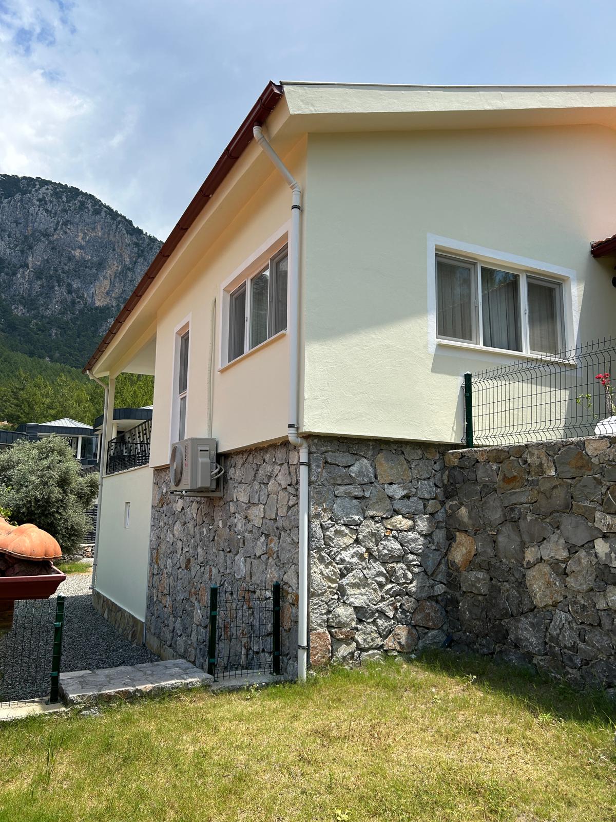 Dalaman Akkaya’da 2 Müstakil Villa – Geniş Arsa, Yatırımlık Fırsat!