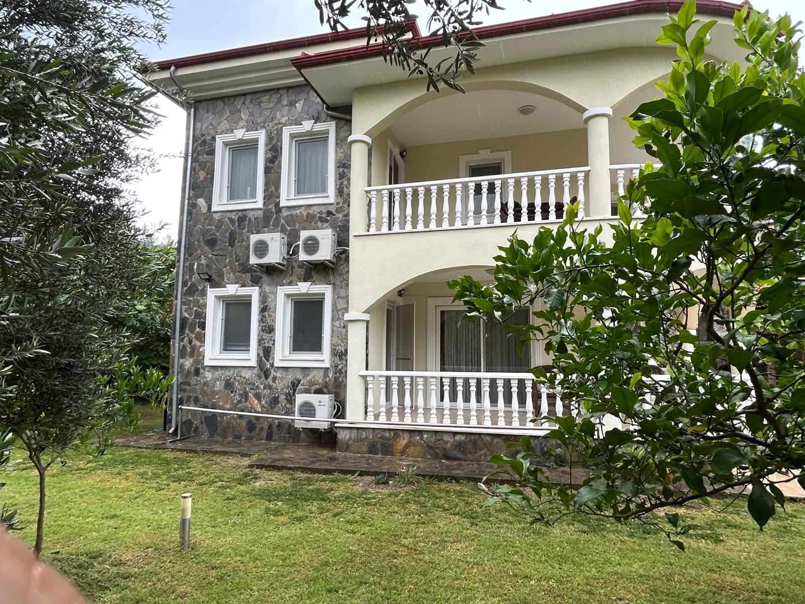 Dalaman Akkaya’da 2 Müstakil Villa – Geniş Arsa, Yatırımlık Fırsat!