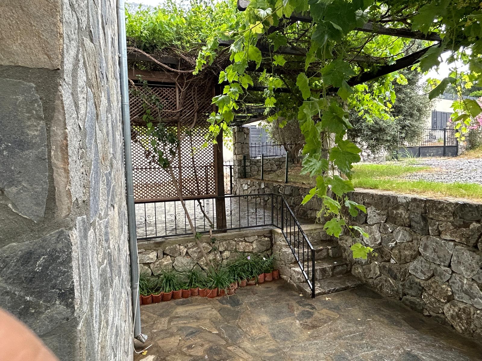 Dalaman Akkaya’da 2 Müstakil Villa – Geniş Arsa, Yatırımlık Fırsat!