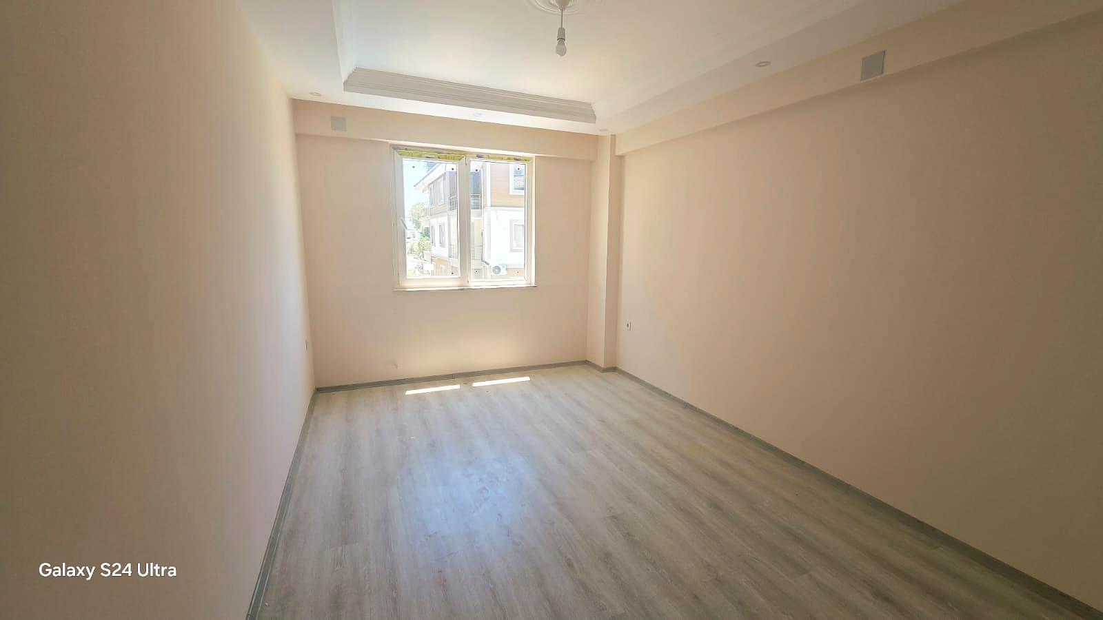 Dalaman'da 3 Bloklu Sitede 2+1 Geniş Daire Ara Kat