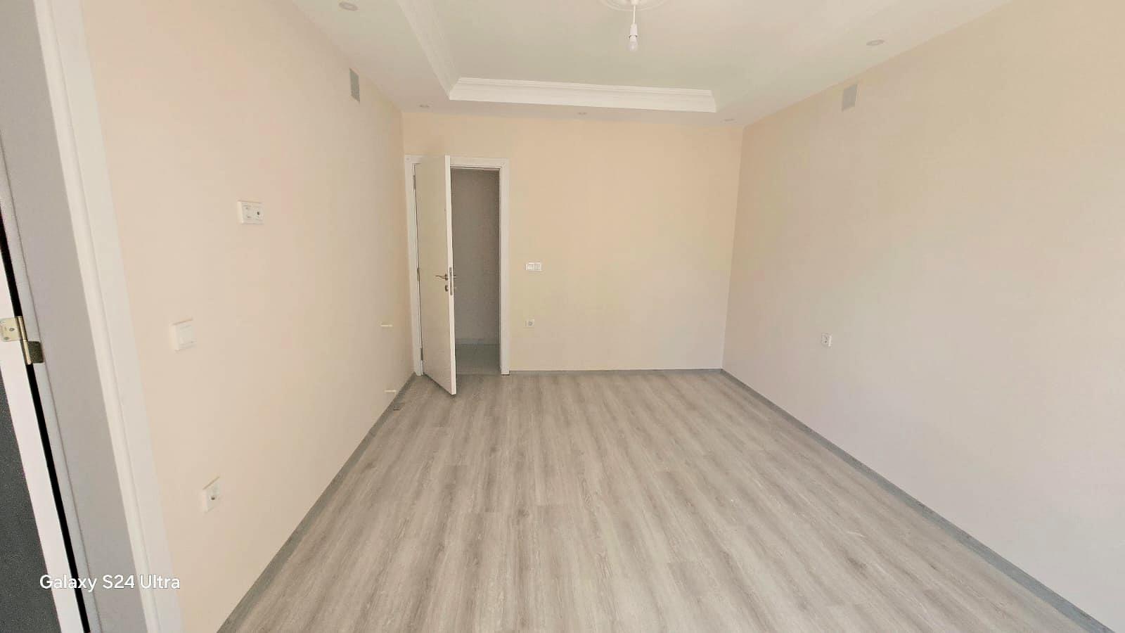 Dalaman'da 3 Bloklu Sitede 2+1 Geniş Daire Ara Kat