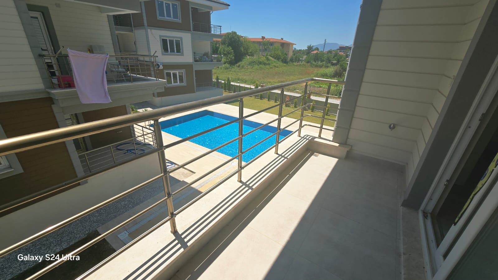 Dalaman'da 3 Bloklu Sitede 2+1 Geniş Daire Ara Kat