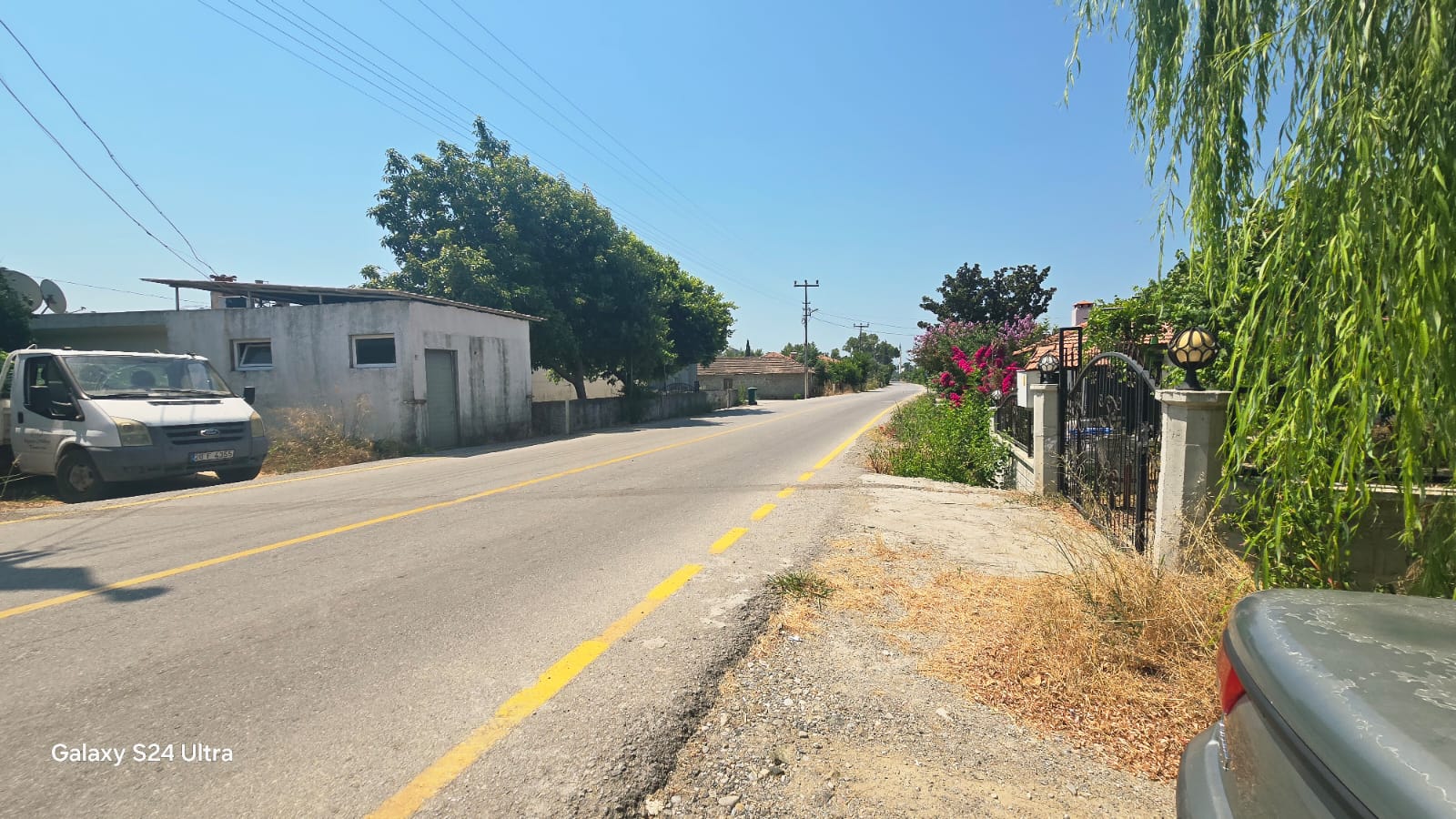 Yola ve Kanala Sıfır Arsa 250 m² İnşaat Hakkıyla Hazır!