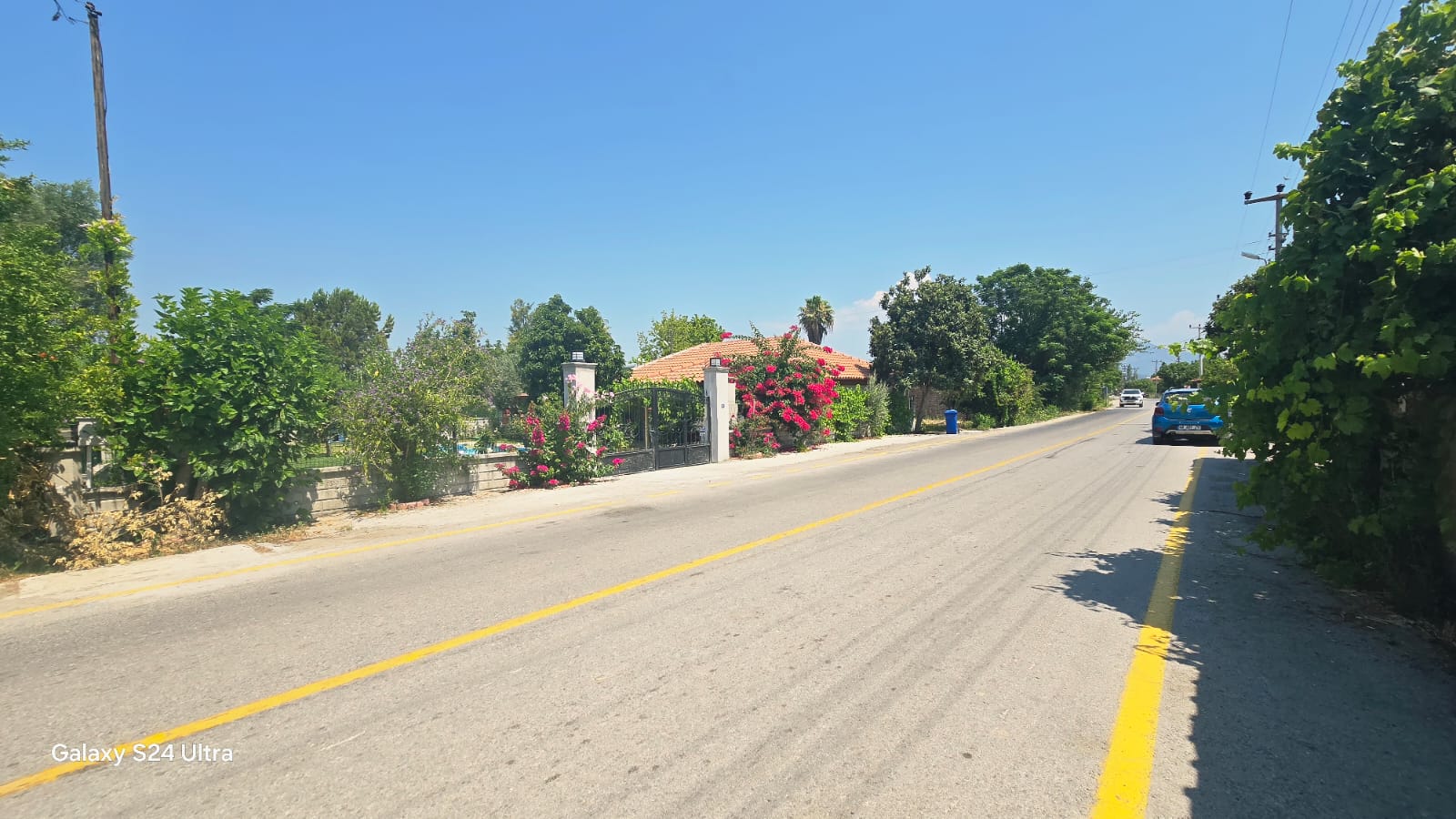Yola ve Kanala Sıfır Arsa 250 m² İnşaat Hakkıyla Hazır!