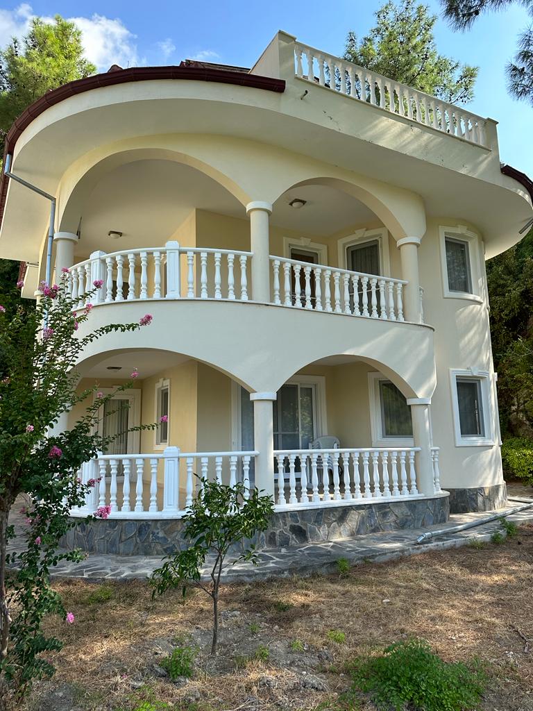 Dalaman Akkaya’da Doğayla İç İçe Triplex Villa!