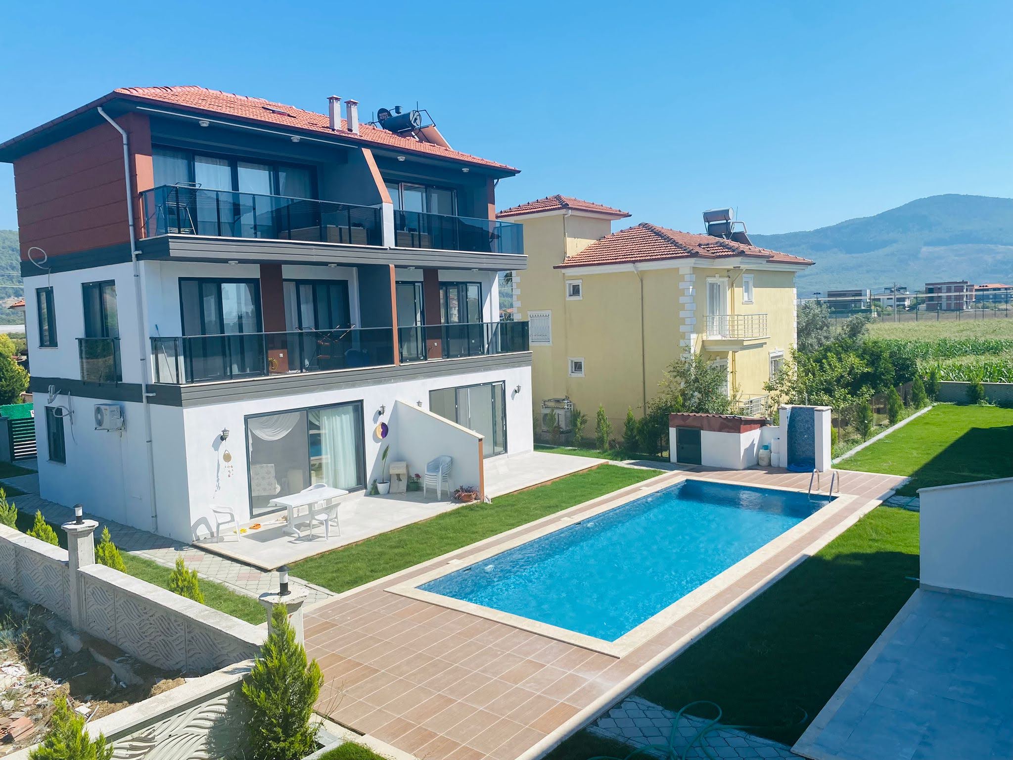 Jakuzi, Giyinme Odası, Bahçe, Havuz… Hepsi Bu Villada! – Altıntaş/Dalaman