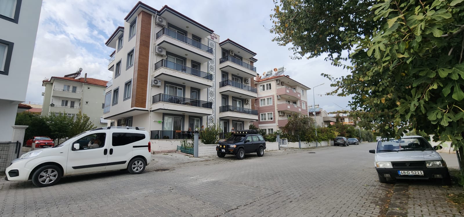 Yatırımlık Fırsat! Dalaman Merkezde Kiracılı 2+1 Daire Satılık