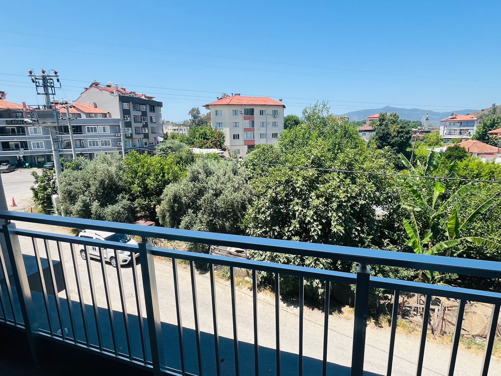 Cesur Emlak'tan Havuzlu Eşyalı Satılık 1+1 Daire Ref.Kodu:7241