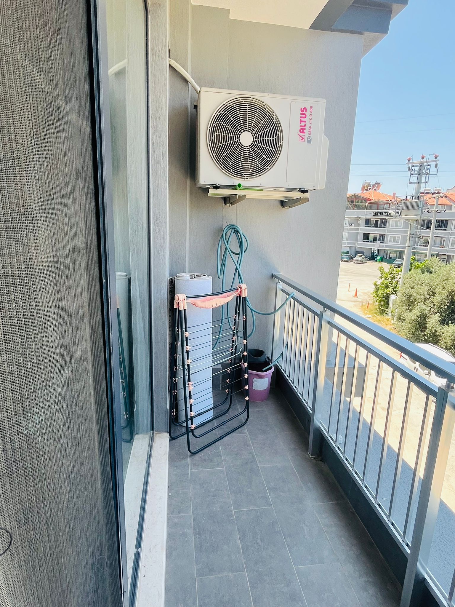 Cesur Emlak'tan Havuzlu Eşyalı Satılık 1+1 Daire Ref.Kodu:7241