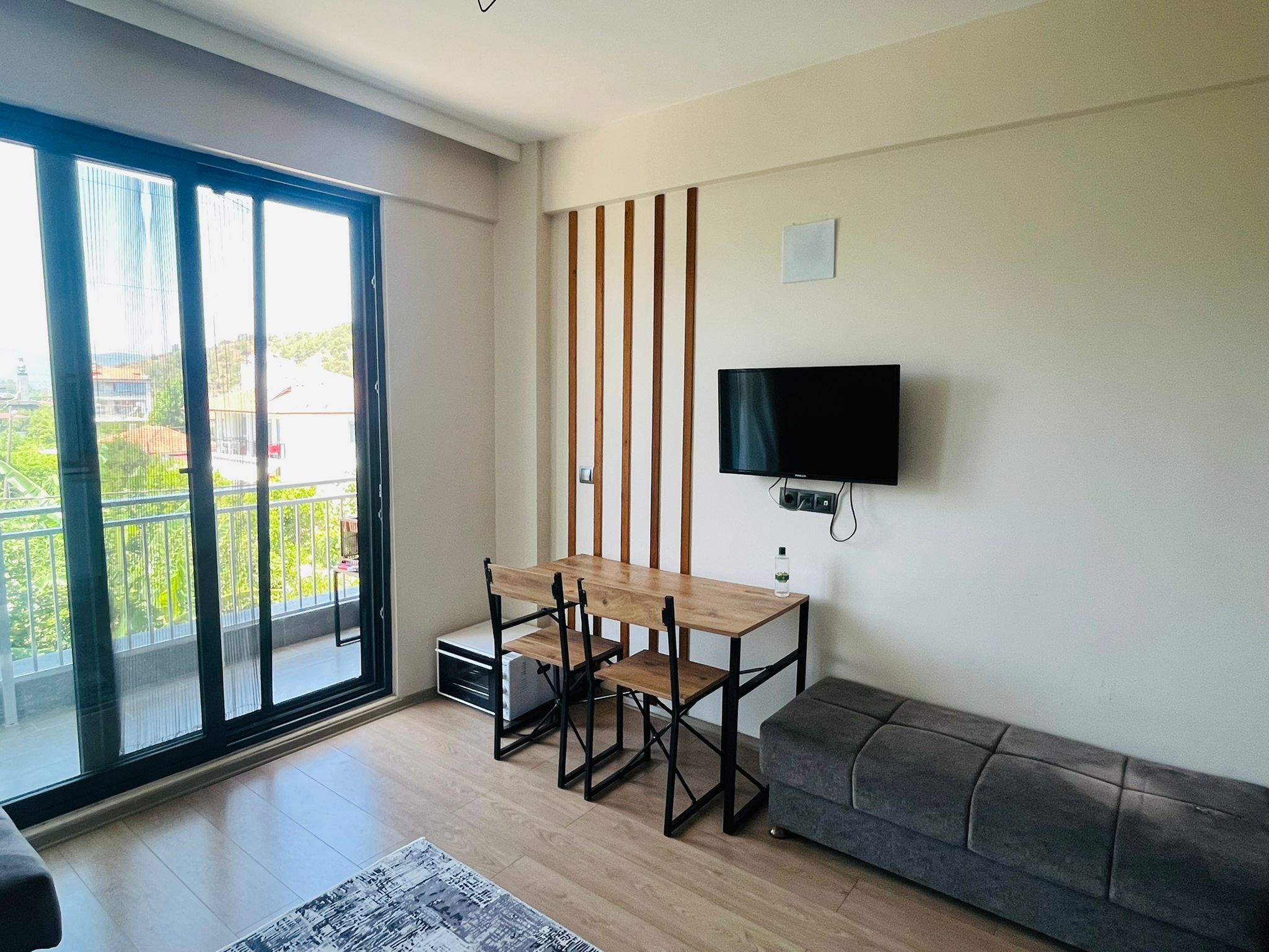 Cesur Emlak'tan Havuzlu Eşyalı Satılık 1+1 Daire Ref.Kodu:7241